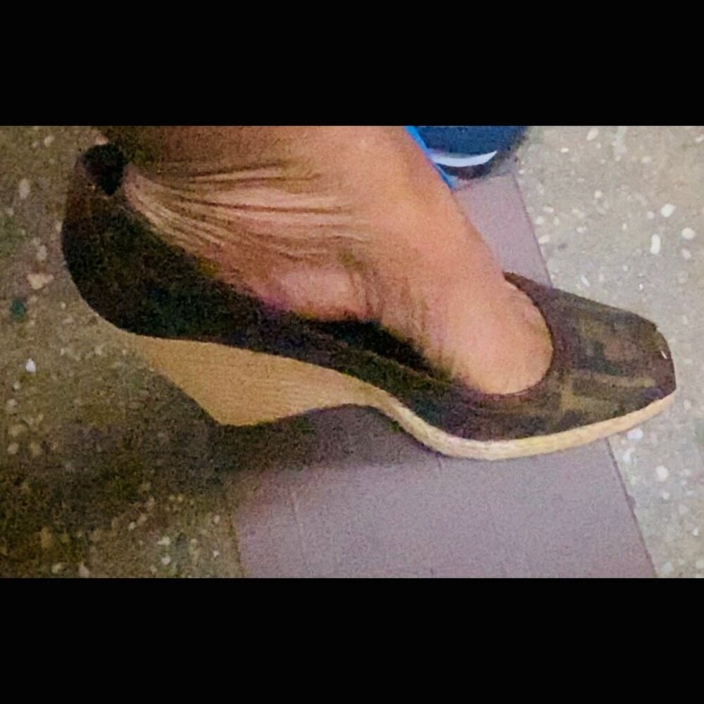 authentic Fendi wedge - Picture 5 of 7